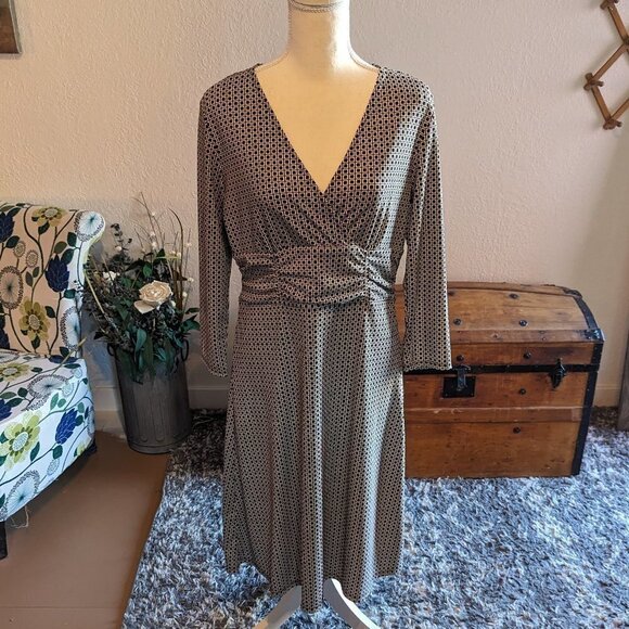 Ann Taylor Black and White Checkered Dress - Size 8 - Picture 1 of 2